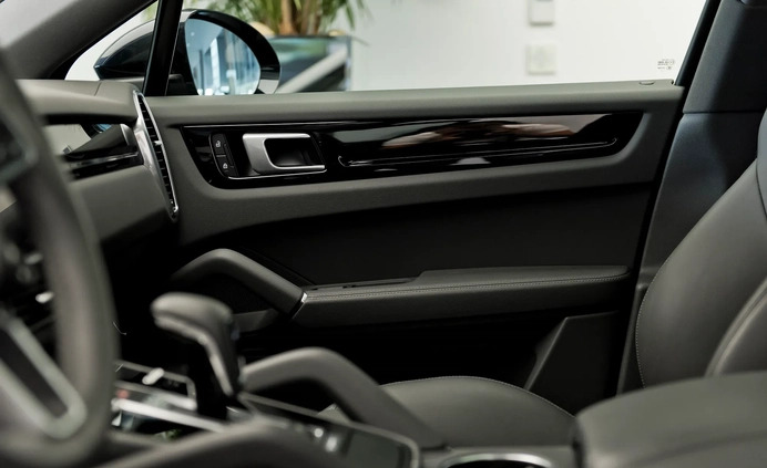 Porsche Cayenne cena 449000 przebieg: 15100, rok produkcji 2021 z Wolsztyn małe 326